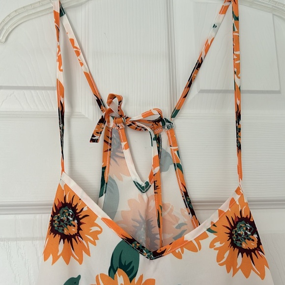🌻SHEIN Like New Sunflower Flowy Tank Top🌻 - Picture 4 of 8